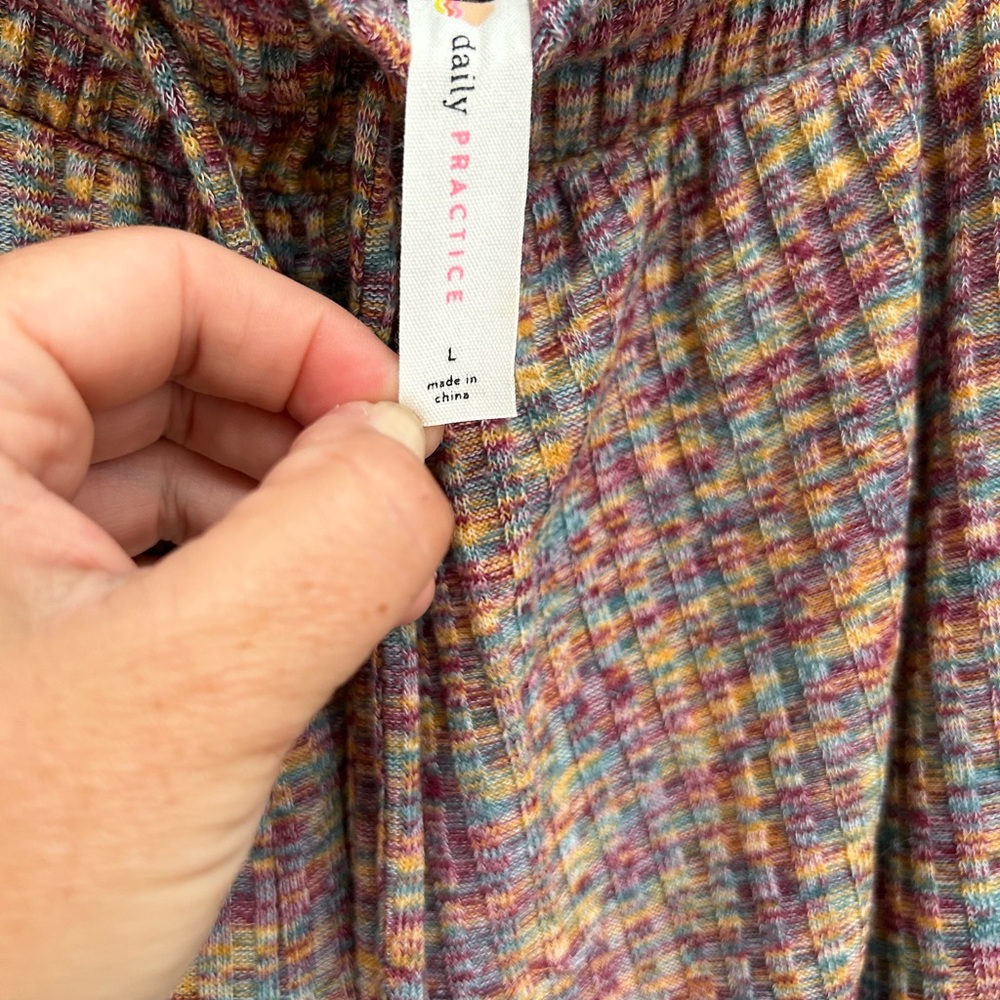 Daily Practice fit. Super soft and cozy. - Picture 9 of 13